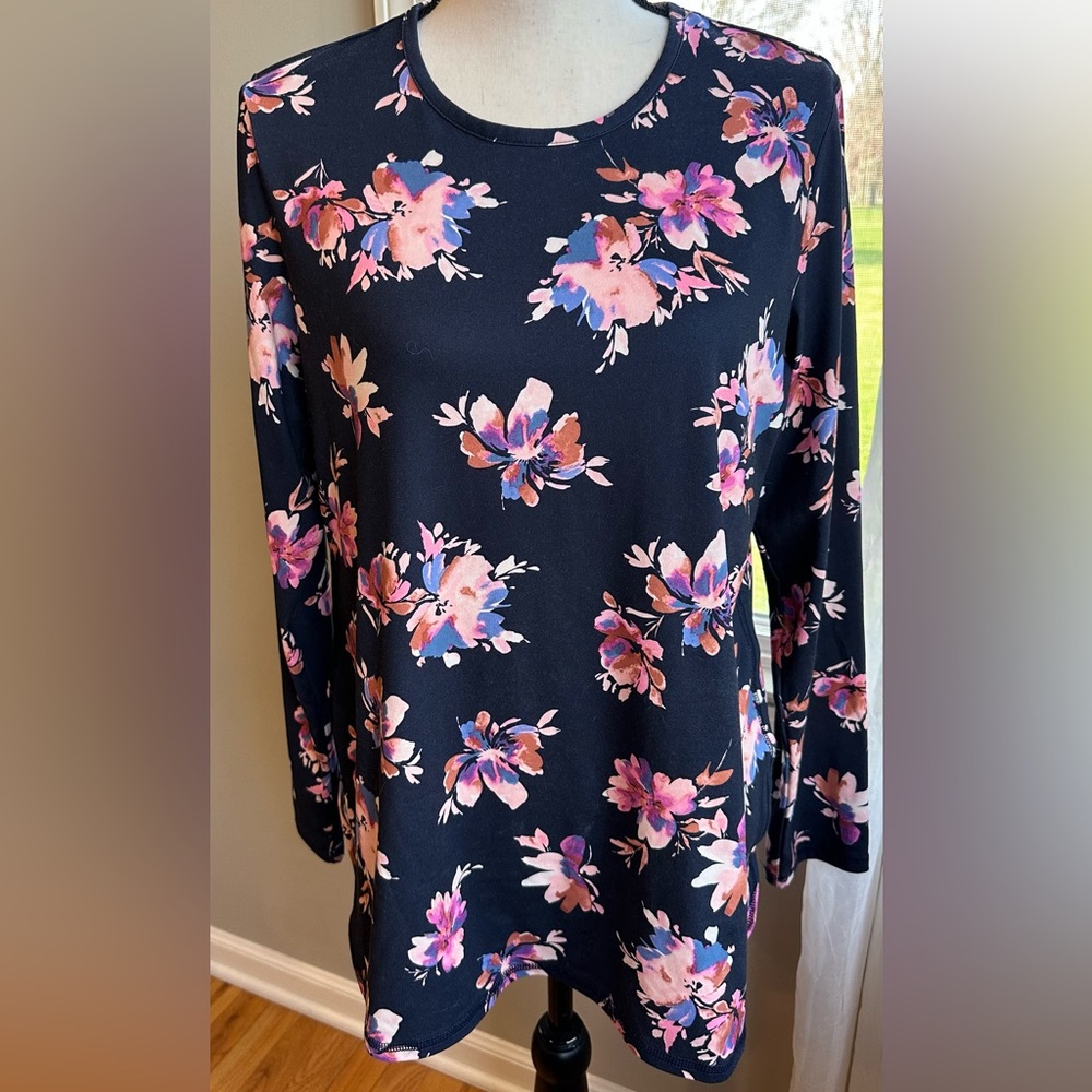 J. Jill Performance Fit long sleeved Navy Floral Long Sleeve Tee Shirt Medium